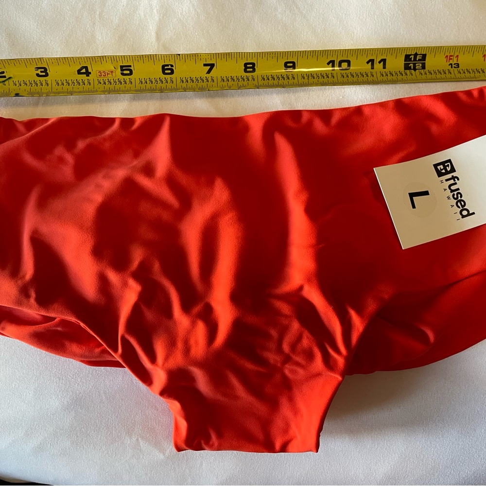BNWT Large Kona Bottom